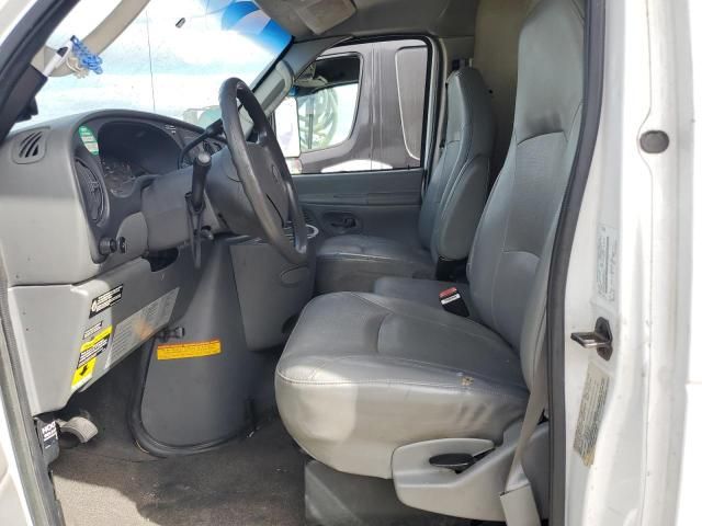 2006 Ford Econoline E450 Super Duty Cutaway Van