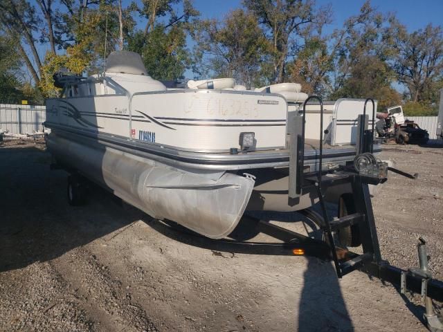 2004 Lowe Boat