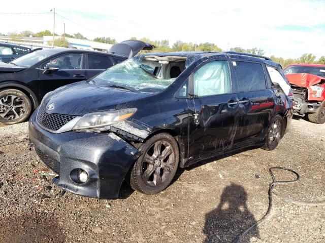 2015 Toyota Sienna Sport