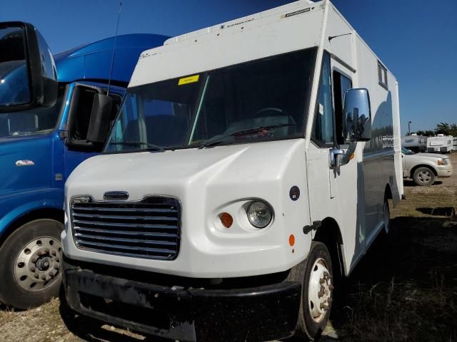 Freightliner m line hot sale walk in van