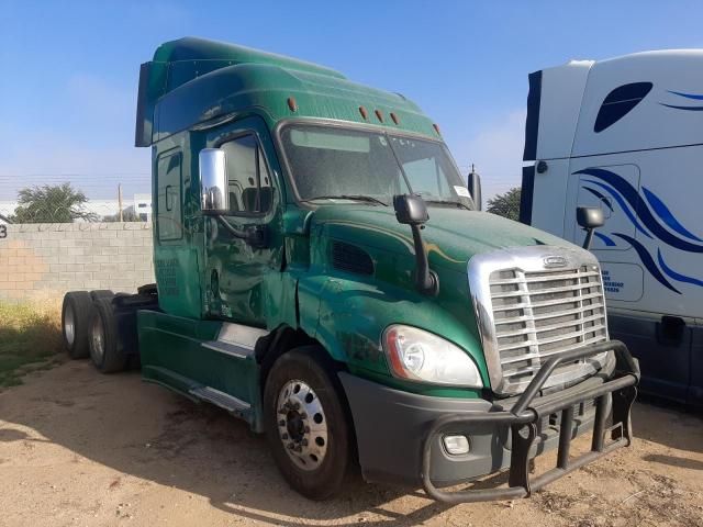 2018 Freightliner Cascadia 113