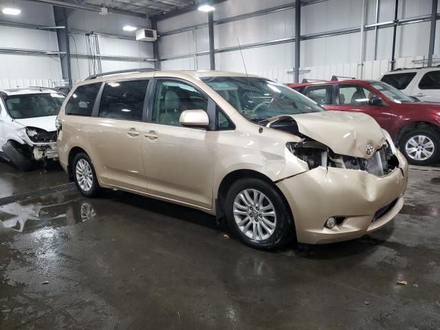 2012 Toyota Sienna XLE