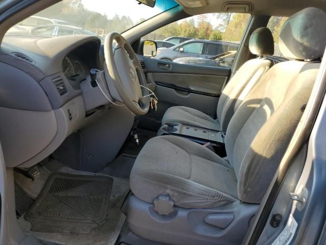 2004 Toyota Sienna CE