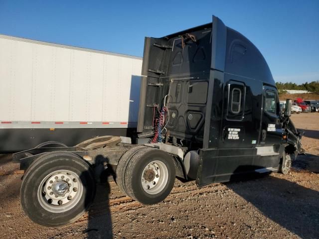 2015 Freightliner Cascadia 125