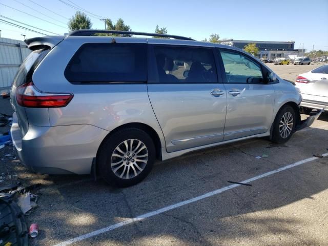 2019 Toyota Sienna XLE