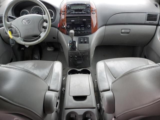 2004 Toyota Sienna XLE