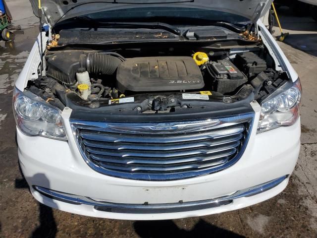 2015 Chrysler Town & Country Touring L