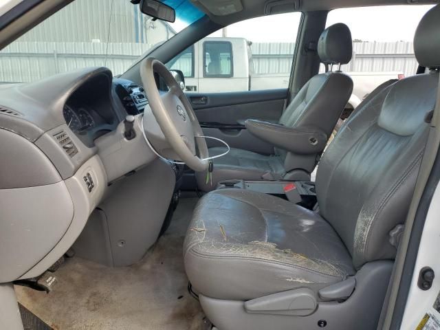 2005 Toyota Sienna CE