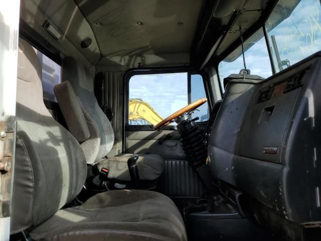 2002 Kenworth Construction T800