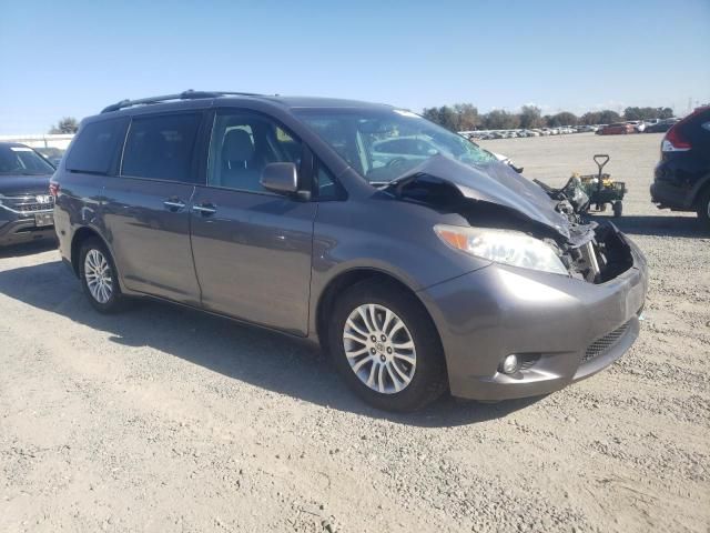 2017 Toyota Sienna XLE