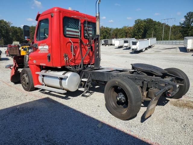 2010 Freightliner Cascadia 125