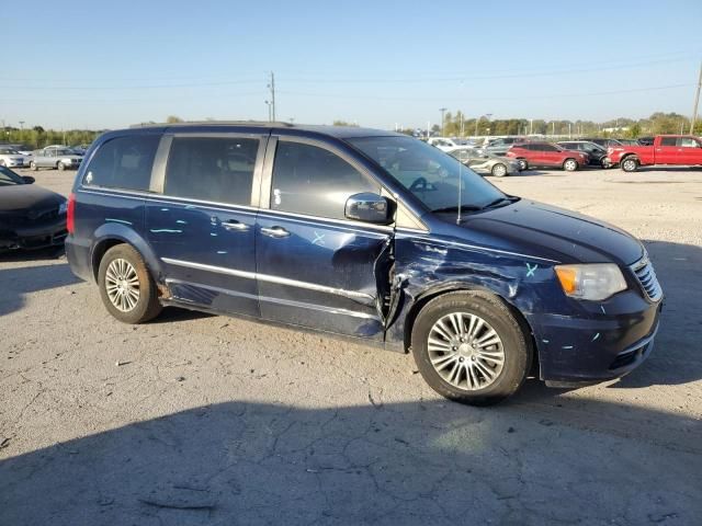 2013 Chrysler Town & Country Touring L