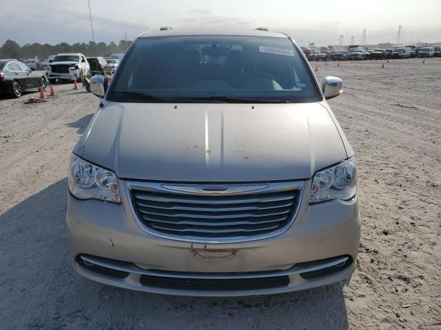 2013 Chrysler Town & Country Touring L