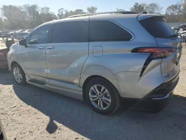 2023 Toyota Sienna XSE