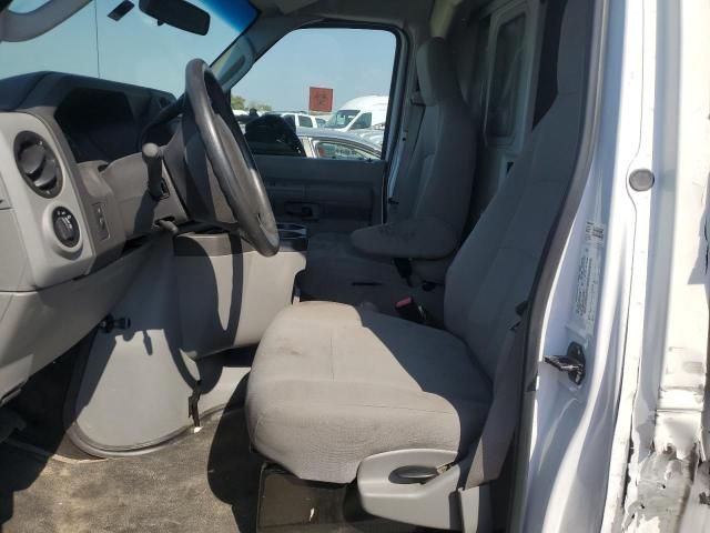 2019 Ford Econoline E350 Super Duty Cutaway Van