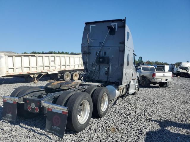 2020 Freightliner Cascadia 126