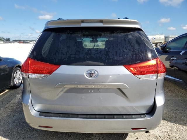 2013 Toyota Sienna XLE