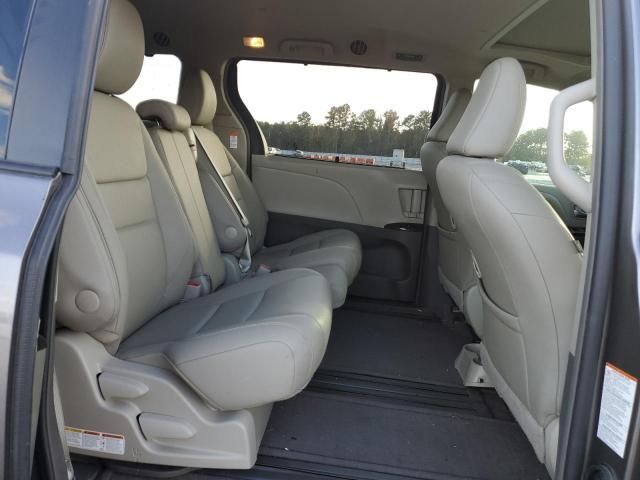 2017 Toyota Sienna XLE