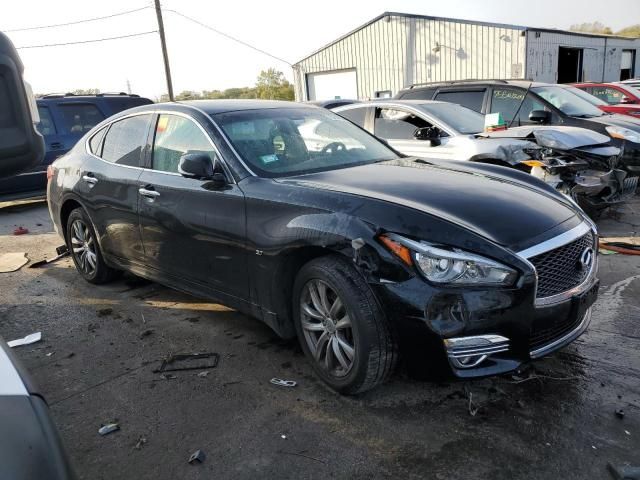 2017 Infiniti Q70 3.7