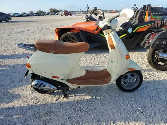 2005 Vespa M198F