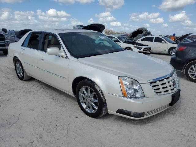 2011 Cadillac DTS Luxury Collection