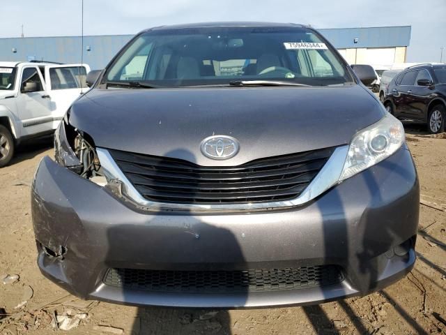 2014 Toyota Sienna LE