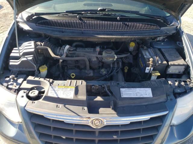 2005 Chrysler Town & Country Touring