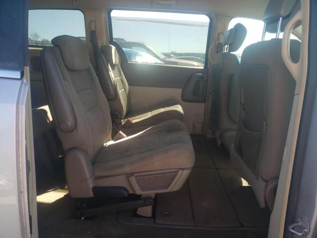 2010 Chrysler Town & Country LX