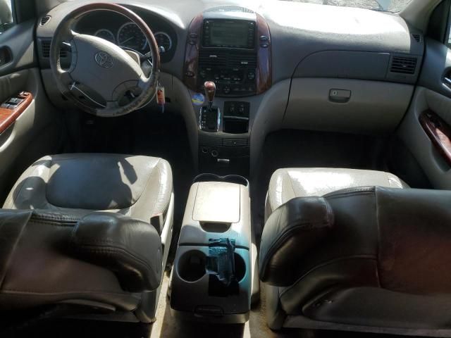 2005 Toyota Sienna XLE