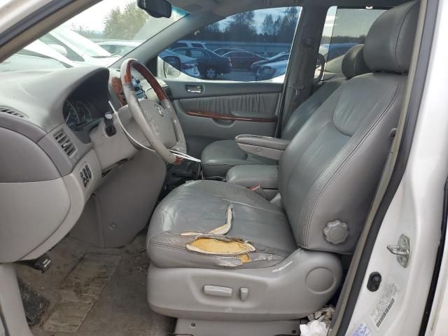 2004 Toyota Sienna XLE