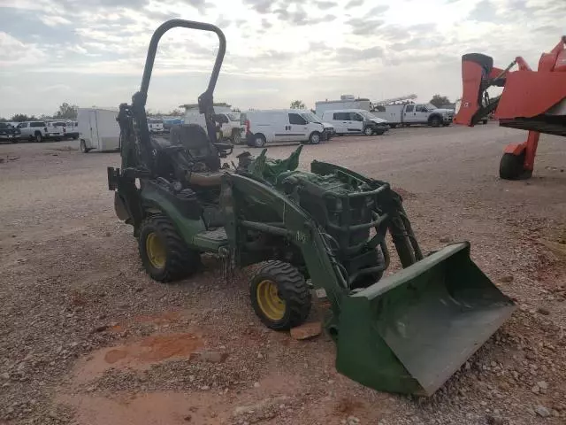 2020 John Deere 1025R