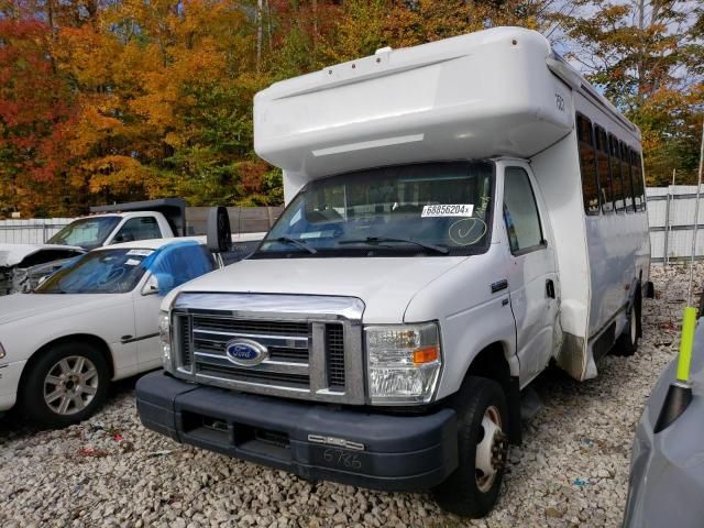 2016 Ford Econoline E350 Super Duty Cutaway Van