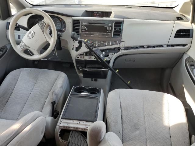 2013 Toyota Sienna LE