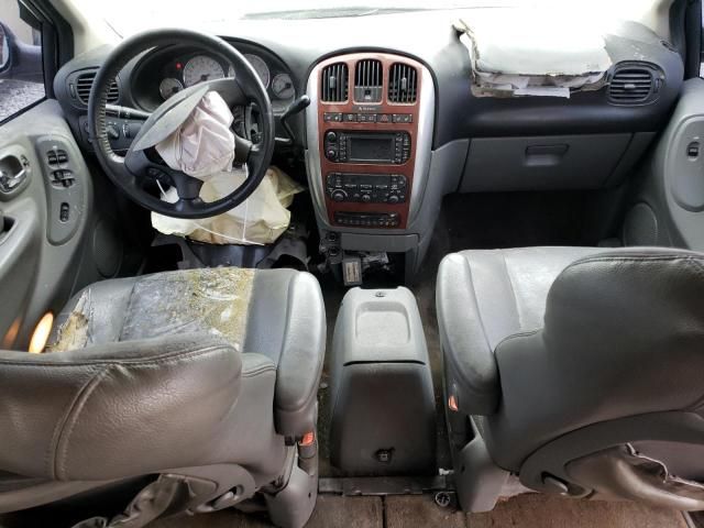 2005 Chrysler Town & Country Limited