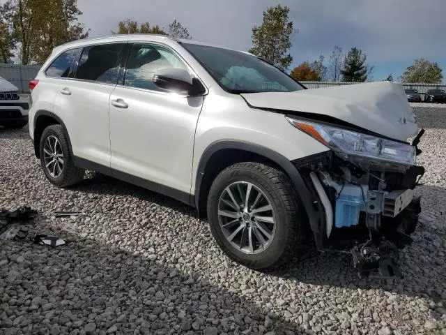 2019 Toyota Highlander SE