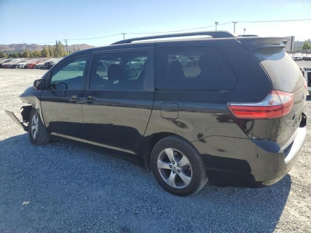 2017 Toyota Sienna LE