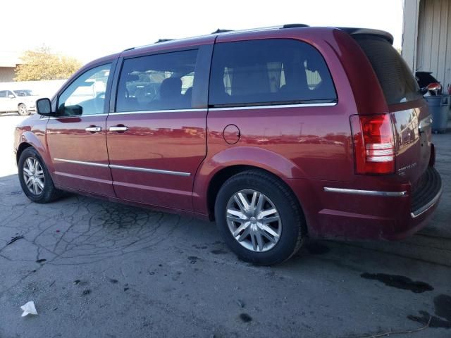 2010 Chrysler Town & Country Limited