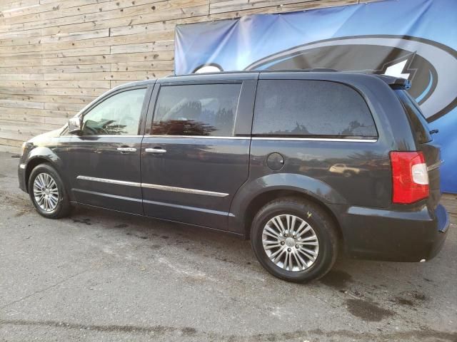 2013 Chrysler Town & Country Touring L