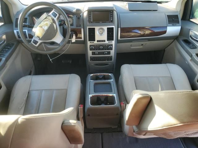 2010 Chrysler Town & Country Touring