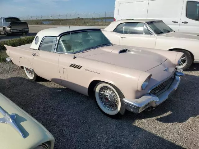 1957 Ford Thunderbird