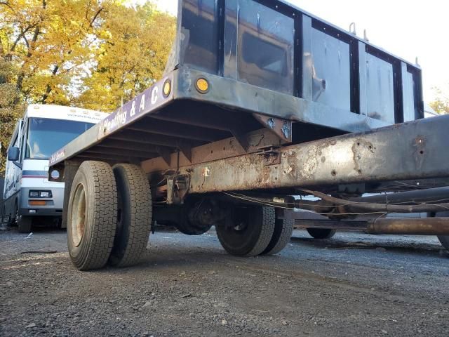 2000 Freightliner Medium Conventional FL60