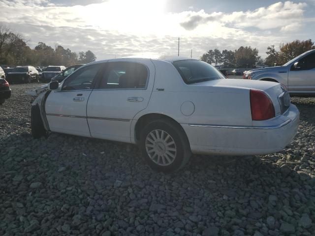 2005 Lincoln Town Car Signature Limited