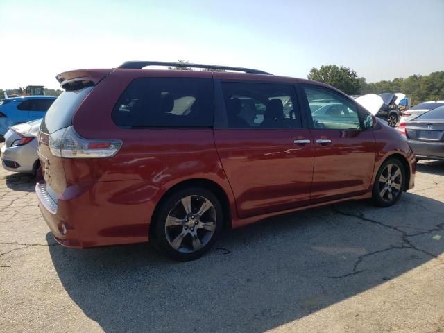 2015 Toyota Sienna Sport