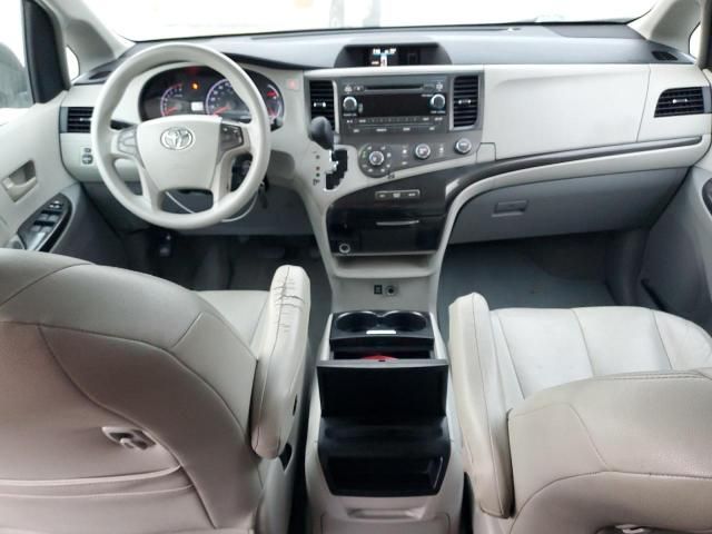 2011 Toyota Sienna LE