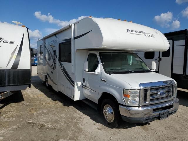 2013 Ford Econoline E450 Super Duty Cutaway Van