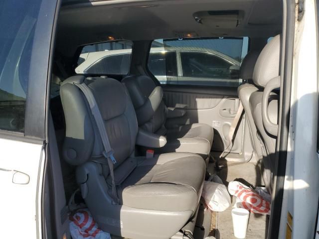 2010 Toyota Sienna XLE