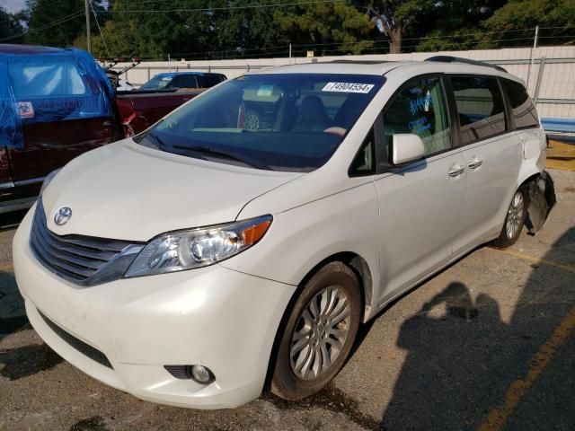 2017 Toyota Sienna XLE