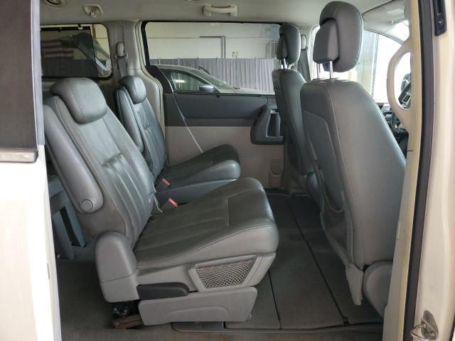 2010 Chrysler Town & Country Touring