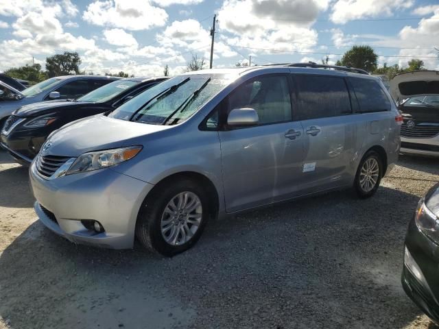 2013 Toyota Sienna XLE