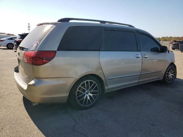 2004 Toyota Sienna CE